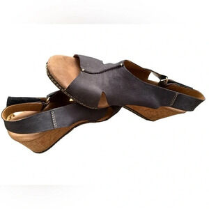 Clarks soft cushion cork wedge heel